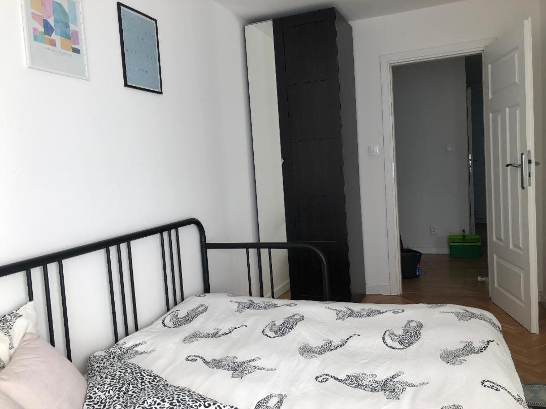 Comfortable And Cosy Apartment 3 Beds-City Center Warsaw Exterior photo